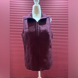 Burgundy vest with rose embossing